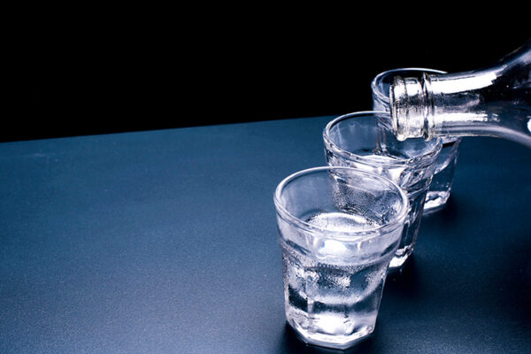 Продажи крепкого алкоголя упали в регионах с жесткими ограничениями